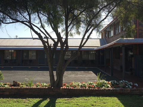 Bryants Motel - Renee 0