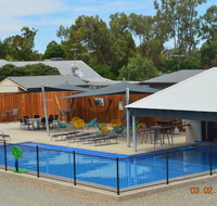 Bundalong Villas - Swimm