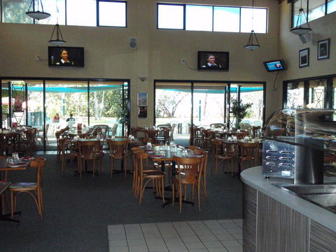 Bushland Beach Tavern - Renee 3