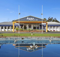 Byer Fountain Motor Inn - Swimm