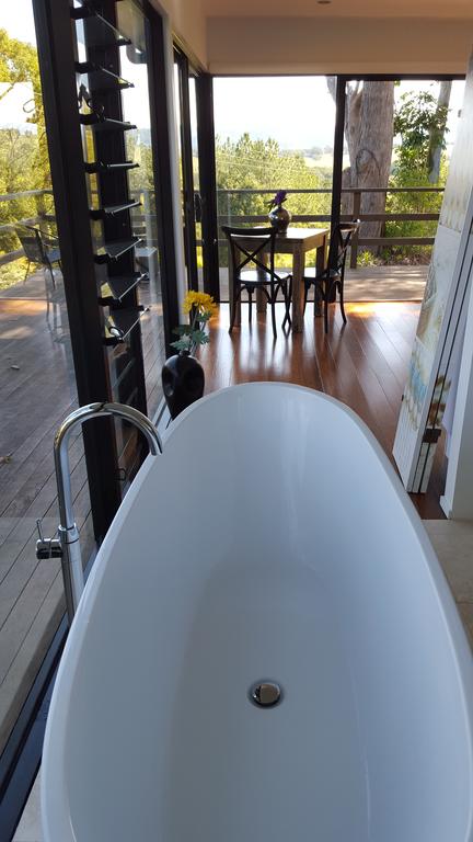 Byron Bay Hinterland Cottages - Renee 2