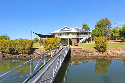 Campbell 7 - Large Queenslander On Maroochy River - Renee 0