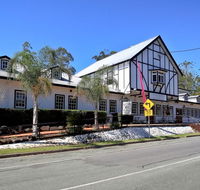 Canungra Hotel - Internet Find
