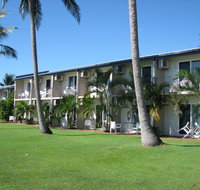 Cardwell Beachcomber Motel Tourist Park - Swimm