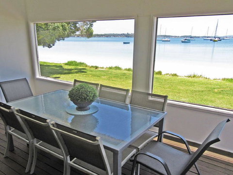Casa Martins', 219 Foreshore Drive - Absolute Waterfront House - Renee 1