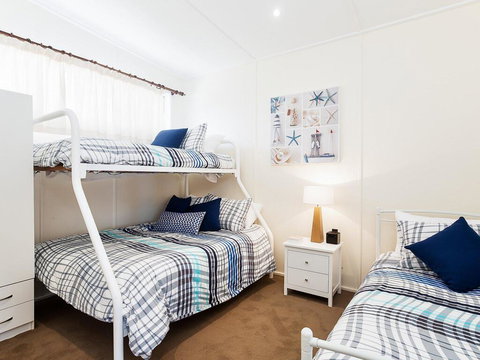 Casa Martins', 219 Foreshore Drive - Absolute Waterfront House - Renee 3