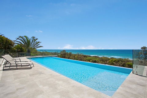 Castaways Beach Escape - Renee 1
