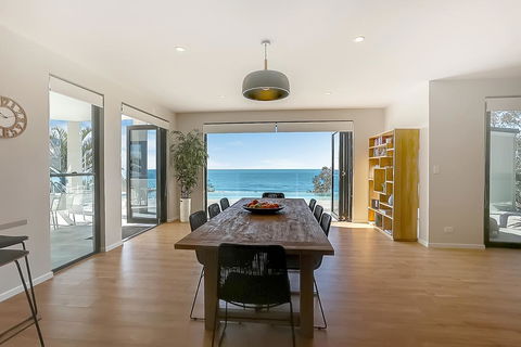 Castaways Beach Escape - Renee 3
