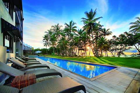 Castaways Resort & Spa On Mission Beach - Petrol Stations 0