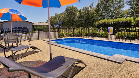 Castle Creek Motel - Renee 3