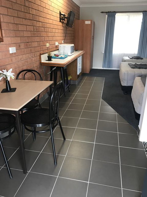 Castlereagh Motor Inn - Renee 2