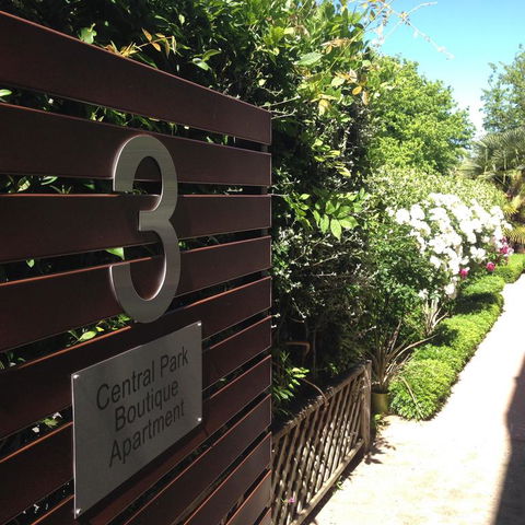 Central Park Boutique Apartment - Renee 3