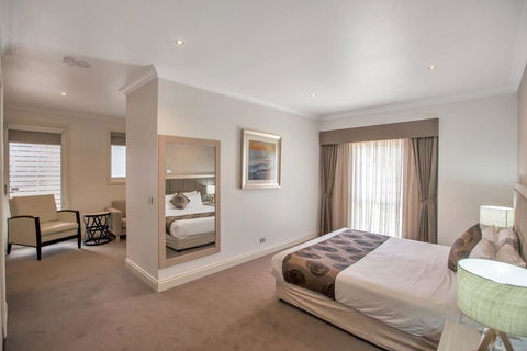 Century Inn - Renee 3