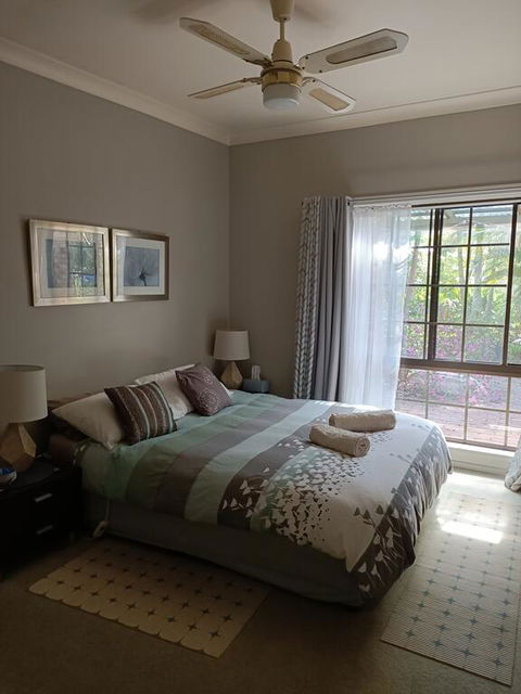 Charming Country House Close To Grafton - Renee 3