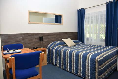 Chinchilla Motel - Internet Find 3