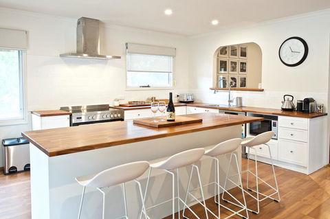 Cirillo Guest House - Petrol Stations 0