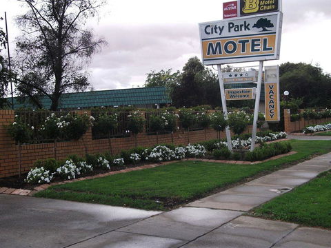 City Park Motel And Apartments - Internet Find 0