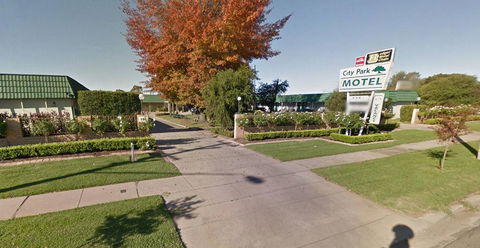 City Park Motel And Apartments - Internet Find 3