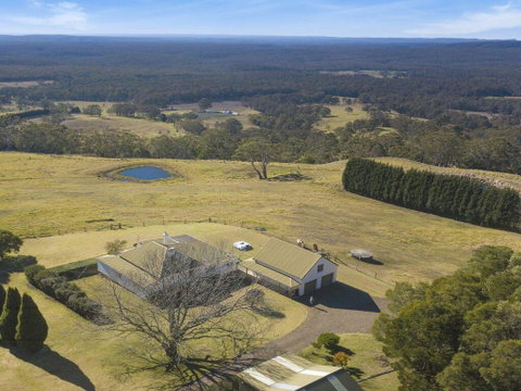 Cloudhill - Magnificent Rural Views To Sydney - Internet Find 0