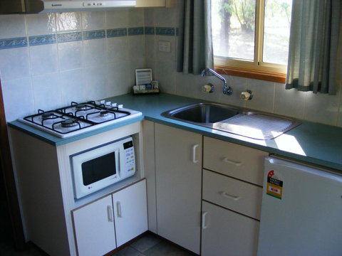 Cobar Caravan Park - Swimm 1