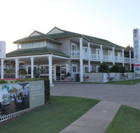 Colonial Rose Motel - Renee