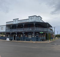 Commercial Hotel Curlewis - Internet Find