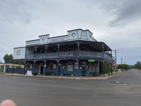 Commercial Hotel Curlewis - Internet Find 0