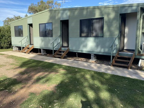 Commercial Hotel Curlewis - Internet Find 1