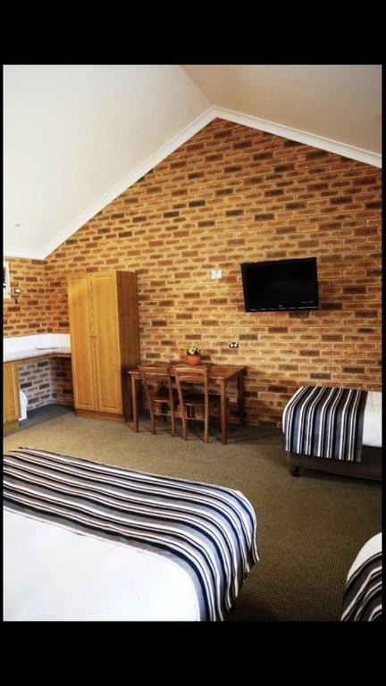 Condobolin Motor Inn - Renee 3