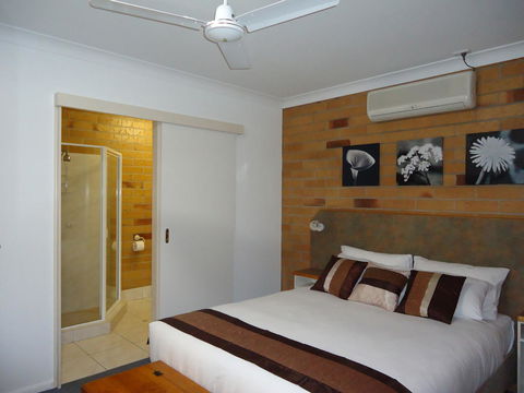 Copper Country Motor Inn & Restaurant - Renee 2