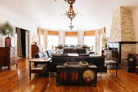 Corunna Station Country House - Petrol Stations 2