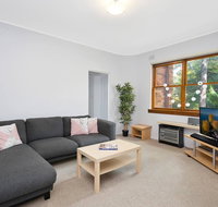 Cosy 2BR plus Parking in Nth Sydney - Renee