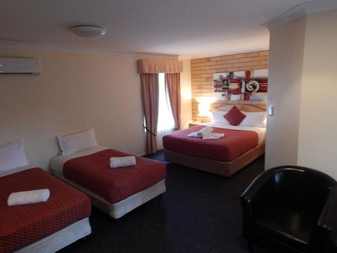 Cotswold Motor Inn - Internet Find 3