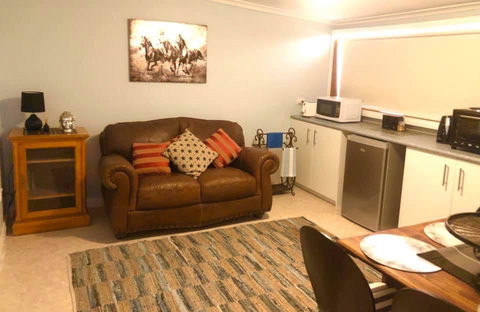 Cottage Equus - Qld Realsetate 1