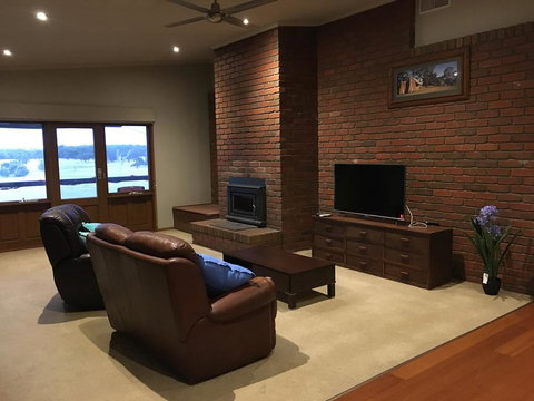 Country Farm House Close To Ballarat - Swimm 3