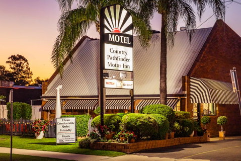 Country Pathfinder Motor Inn - Internet Find 0