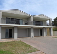 Cowell Holiday Accommodation with harbour views - Qld Realsetate