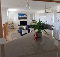 Cozzys Condo Luxury Beach House - Internet Find