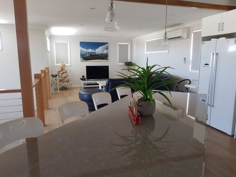 Cozzys Condo Luxury Beach House - Internet Find 0