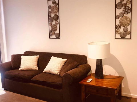 Creekside Apartment - Renee 1