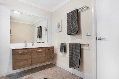Crooked Lane Apartment - Internet Find 2