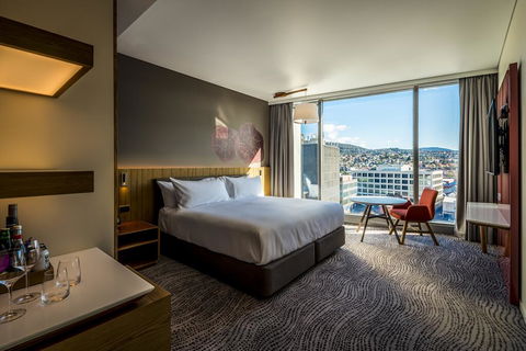 Crowne Plaza Hobart - Renee 1