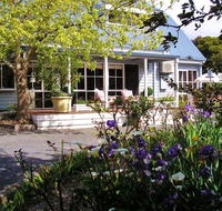 Cumquat Cottage - Internet Find