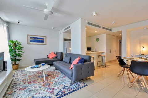 Darwin Waterfront Luxury Apartment - Renee 0