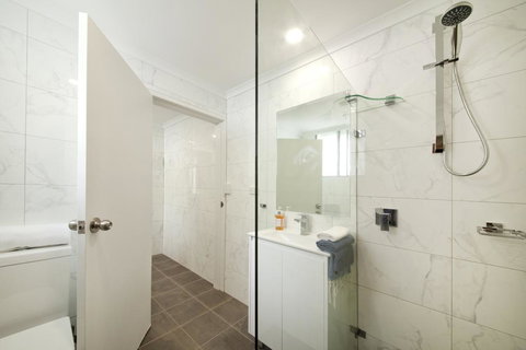 Divine Early-Sydney Home - The Rocks - Swimm 3