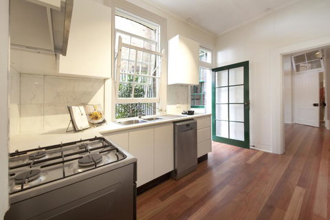 Divine Early-Sydney Home - The Rocks - Swimm 2