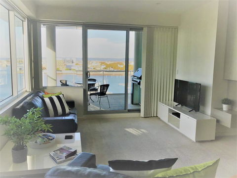 Dolphin View At Spinnaker - Petrol Stations 1