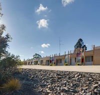 Drouin Motel - Renee