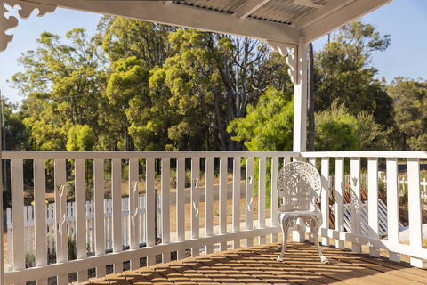 Dwellingup Retreat - Internet Find 1