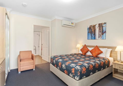 Econo Lodge Alabaster - Cowra - Swimm 1